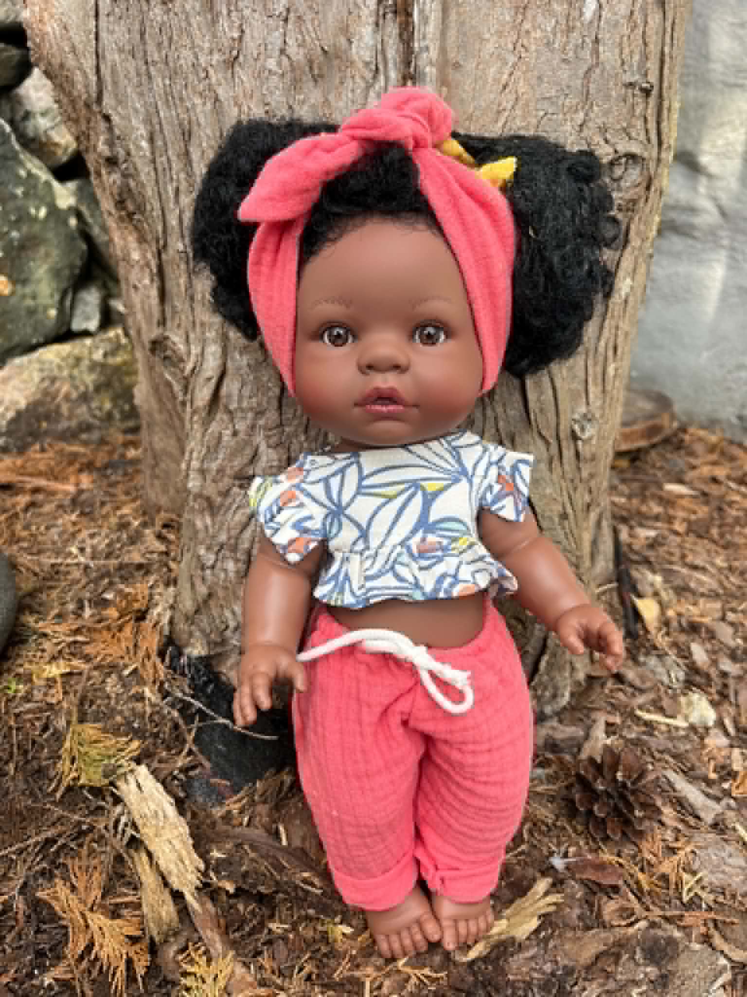 Dukken Natasha 37 cm m/ gratis sett dukke klær
