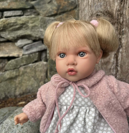 Barne dukken Andrea, blond  40cm - Bilde 2