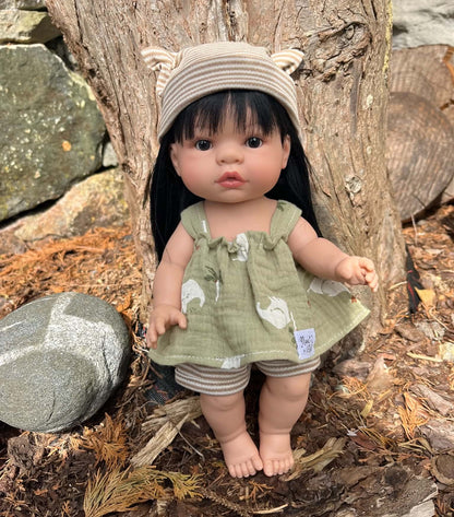 Lekedukken Sakura, med asiatisk utseende, 37cm